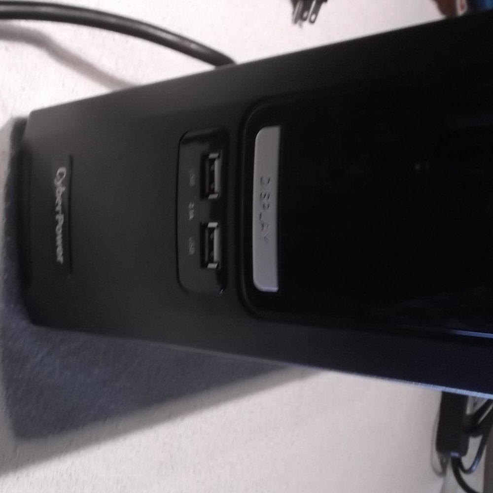 CyberPower Power Battery Saver 2.1 A Model CST135XLU 120V-12A USB Power DC5